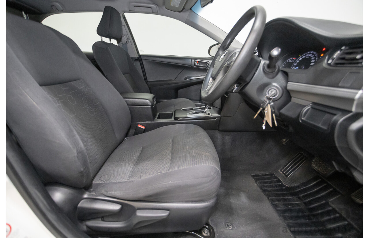 12/2011 Toyota Camry Altise ASV50R 4D Sedan White 2.5L