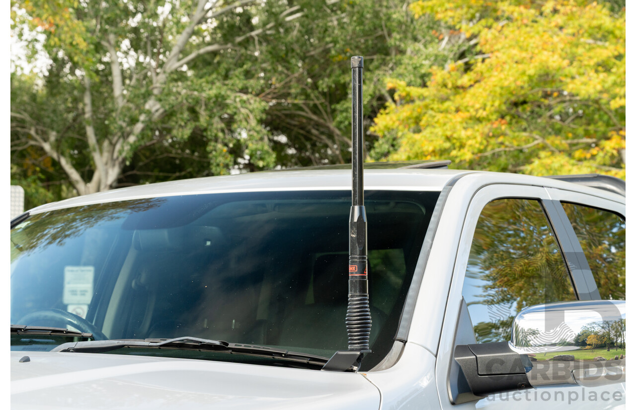 10/2017 (ASV) Dodge Ram 2500 HD Laramie RamBox (4x4) 4d Crew Cab Utility Bright Silver Metallic Turbo Diesel Cummins 6.7L