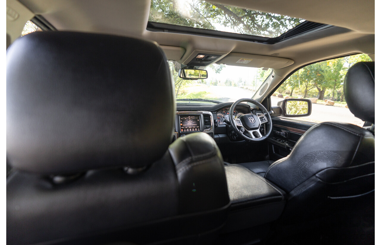 10/2017 (ASV) Dodge Ram 2500 HD Laramie RamBox (4x4) 4d Crew Cab Utility Bright Silver Metallic Turbo Diesel Cummins 6.7L