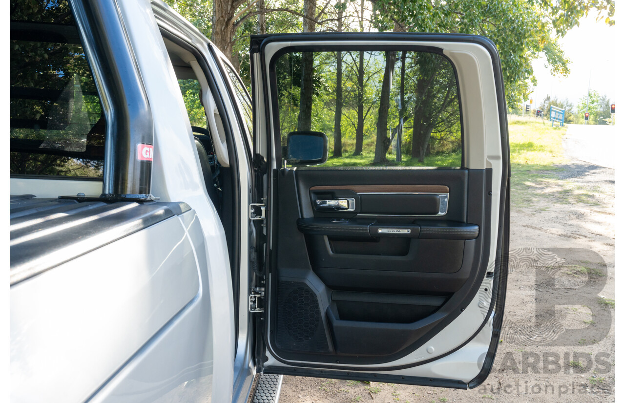 10/2017 (ASV) Dodge Ram 2500 HD Laramie RamBox (4x4) 4d Crew Cab Utility Bright Silver Metallic Turbo Diesel Cummins 6.7L