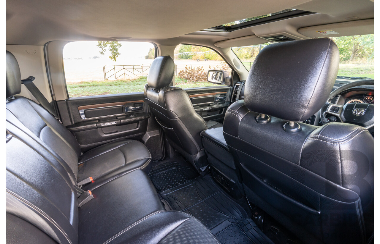 10/2017 (ASV) Dodge Ram 2500 HD Laramie RamBox (4x4) 4d Crew Cab Utility Bright Silver Metallic Turbo Diesel Cummins 6.7L