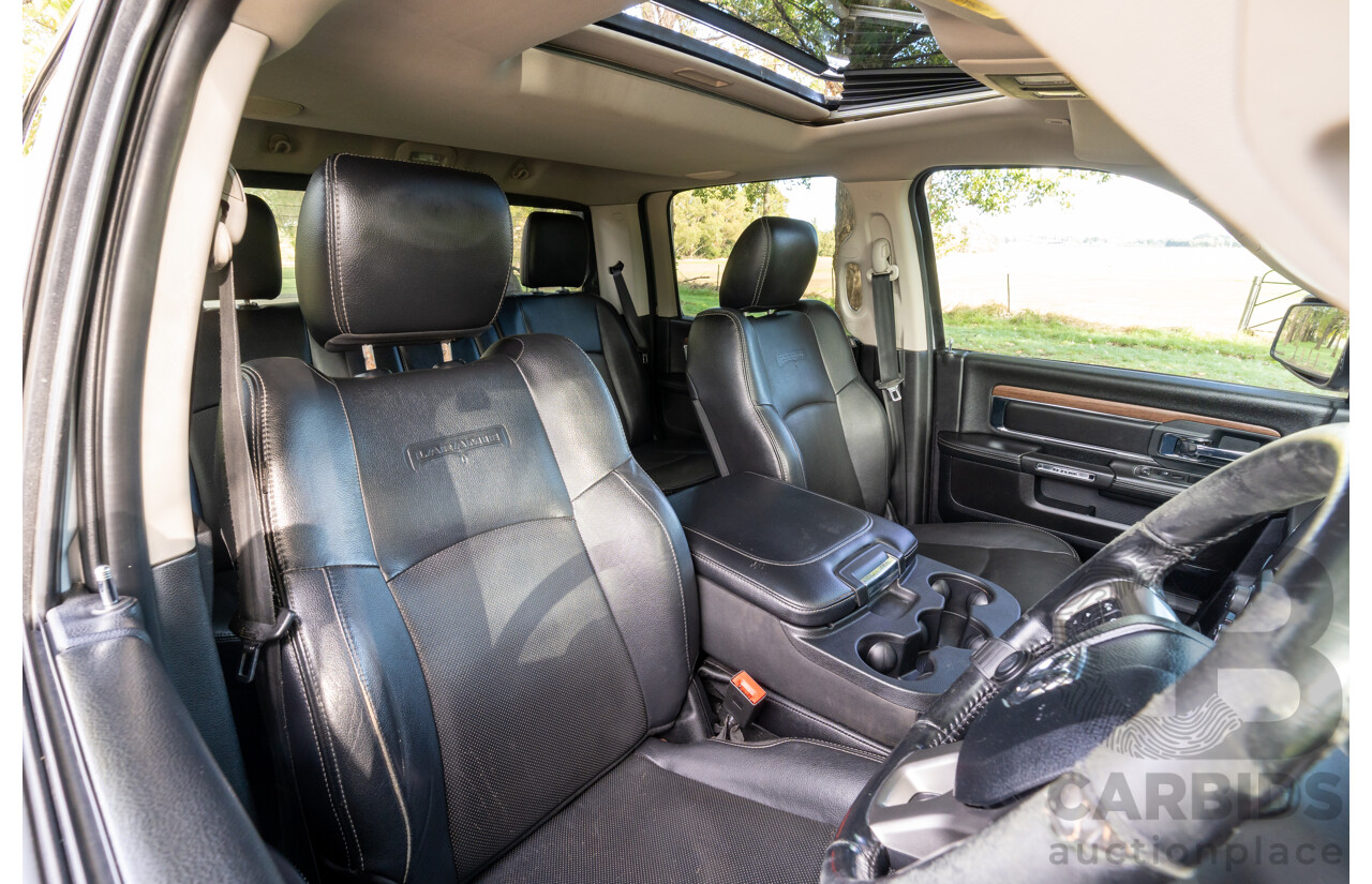 10/2017 (ASV) Dodge Ram 2500 HD Laramie RamBox (4x4) 4d Crew Cab Utility Bright Silver Metallic Turbo Diesel Cummins 6.7L