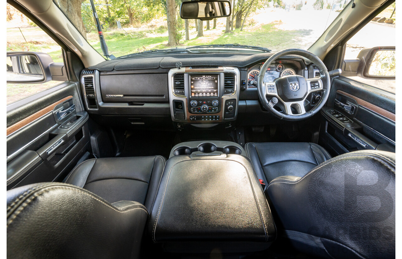 10/2017 (ASV) Dodge Ram 2500 HD Laramie RamBox (4x4) 4d Crew Cab Utility Bright Silver Metallic Turbo Diesel Cummins 6.7L