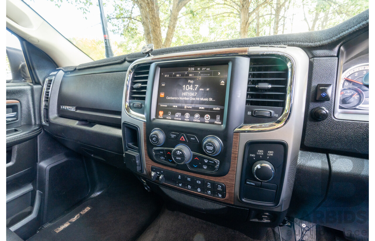 10/2017 (ASV) Dodge Ram 2500 HD Laramie RamBox (4x4) 4d Crew Cab Utility Bright Silver Metallic Turbo Diesel Cummins 6.7L