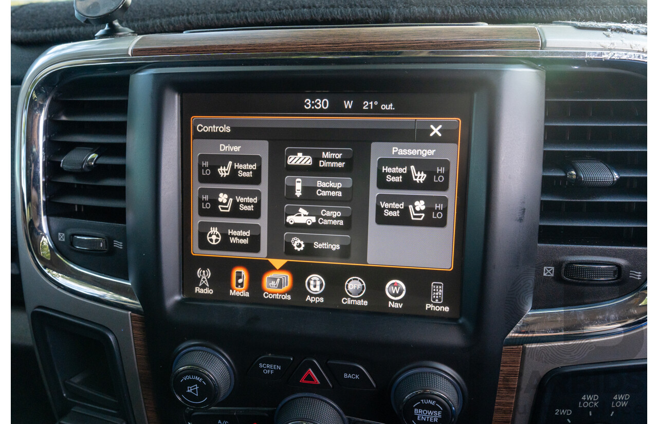 10/2017 (ASV) Dodge Ram 2500 HD Laramie RamBox (4x4) 4d Crew Cab Utility Bright Silver Metallic Turbo Diesel Cummins 6.7L