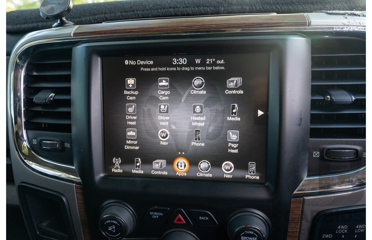 10/2017 (ASV) Dodge Ram 2500 HD Laramie RamBox (4x4) 4d Crew Cab Utility Bright Silver Metallic Turbo Diesel Cummins 6.7L