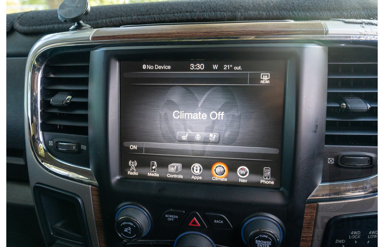 10/2017 (ASV) Dodge Ram 2500 HD Laramie RamBox (4x4) 4d Crew Cab Utility Bright Silver Metallic Turbo Diesel Cummins 6.7L