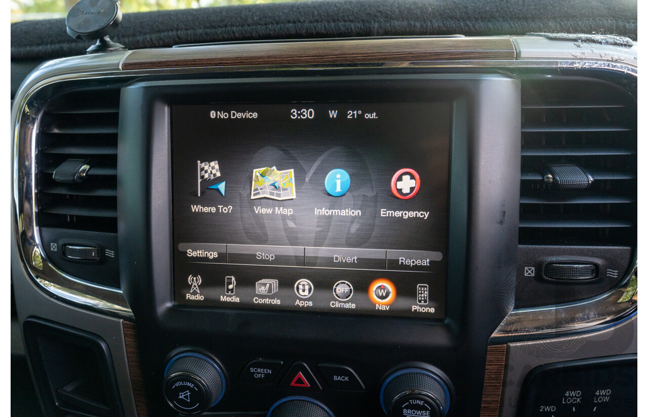 10/2017 (ASV) Dodge Ram 2500 HD Laramie RamBox (4x4) 4d Crew Cab Utility Bright Silver Metallic Turbo Diesel Cummins 6.7L