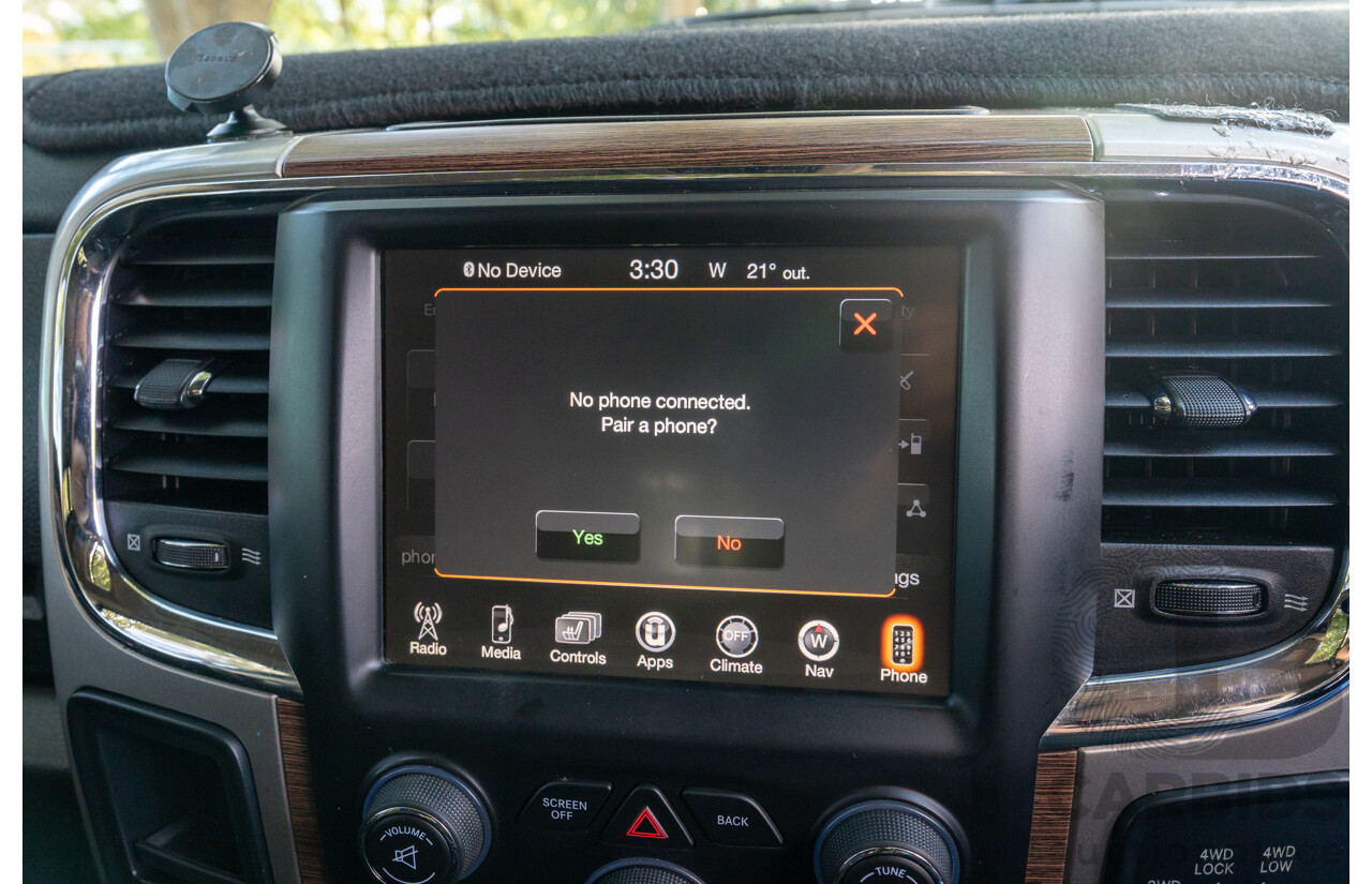 10/2017 (ASV) Dodge Ram 2500 HD Laramie RamBox (4x4) 4d Crew Cab Utility Bright Silver Metallic Turbo Diesel Cummins 6.7L