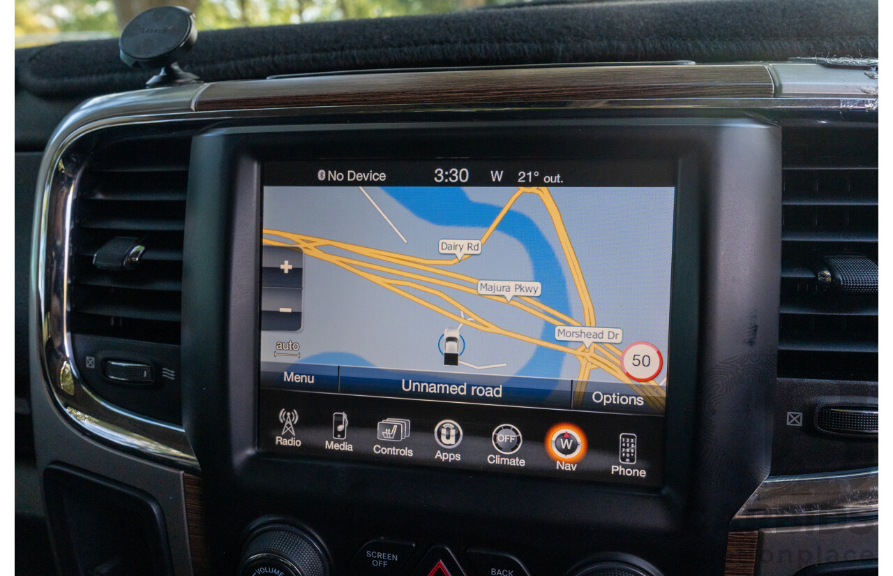 10/2017 (ASV) Dodge Ram 2500 HD Laramie RamBox (4x4) 4d Crew Cab Utility Bright Silver Metallic Turbo Diesel Cummins 6.7L