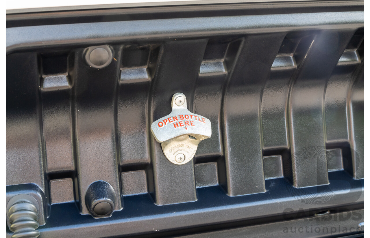 10/2017 (ASV) Dodge Ram 2500 HD Laramie RamBox (4x4) 4d Crew Cab Utility Bright Silver Metallic Turbo Diesel Cummins 6.7L