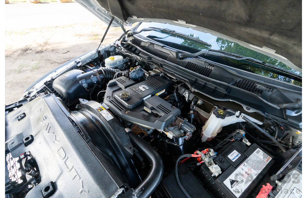 10/2017 (ASV) Dodge Ram 2500 HD Laramie RamBox (4x4) 4d Crew Cab Utility Bright Silver Metallic Turbo Diesel Cummins 6.7L