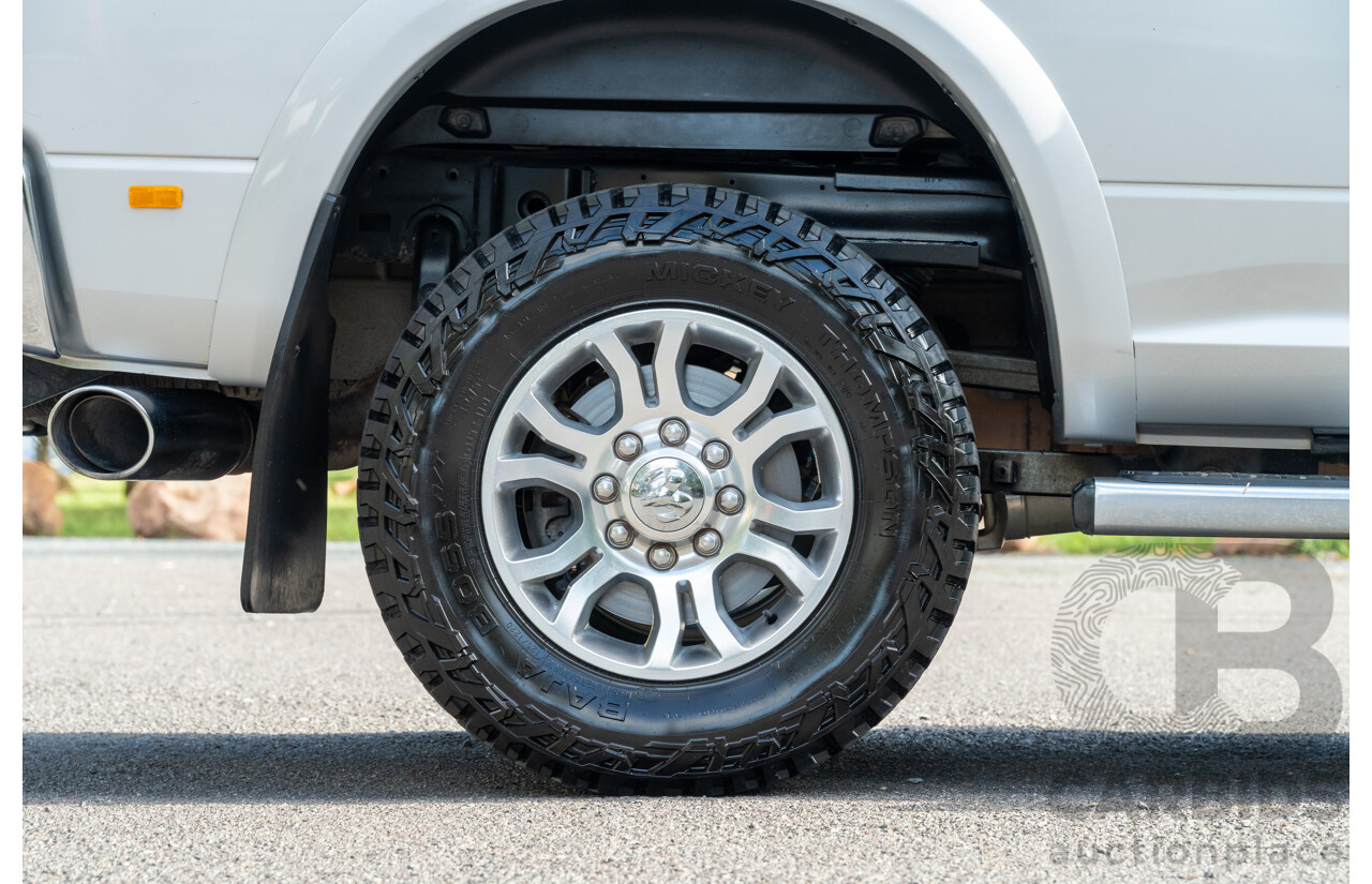 10/2017 (ASV) Dodge Ram 2500 HD Laramie RamBox (4x4) 4d Crew Cab Utility Bright Silver Metallic Turbo Diesel Cummins 6.7L