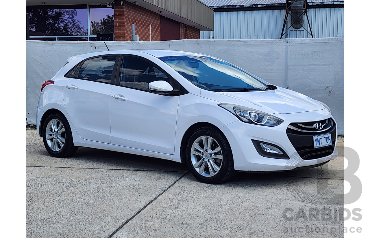 4/2014 Hyundai i30 Trophy GD MY14 5d Hatchback White 1.8L