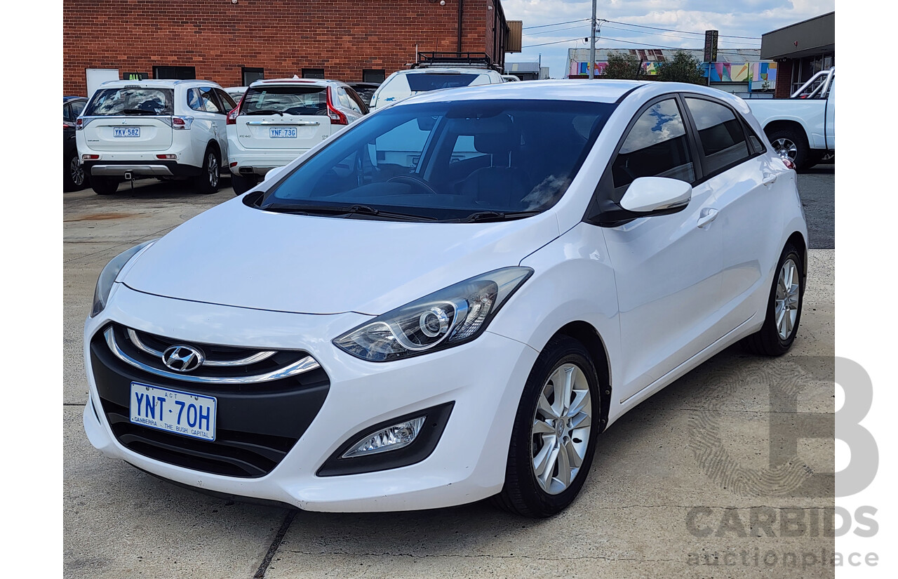 4/2014 Hyundai i30 Trophy GD MY14 5d Hatchback White 1.8L