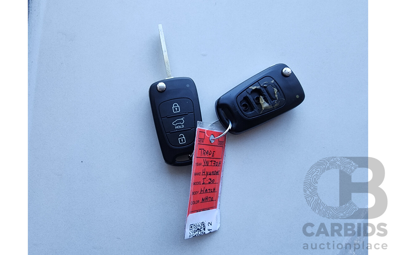 4/2014 Hyundai i30 Trophy GD MY14 5d Hatchback White 1.8L