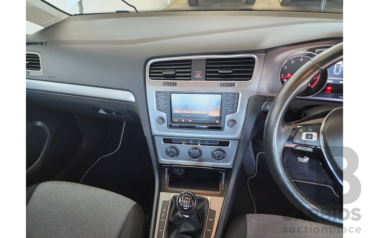 9/2015 Volkswagen Golf 92 TSI Trendline AU MY16 5d Hatchback White 1.4L