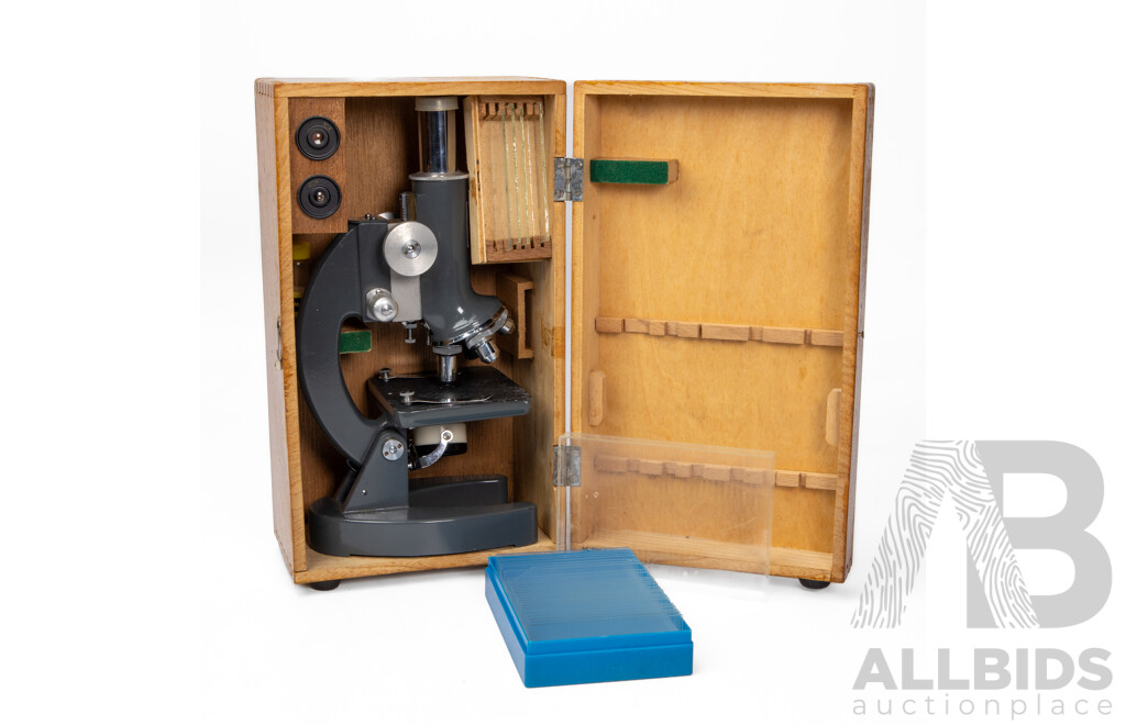 Vintage Gold Cup Battery Powered Microscope 80x-1200x in Original Timber Case, Made in Japan