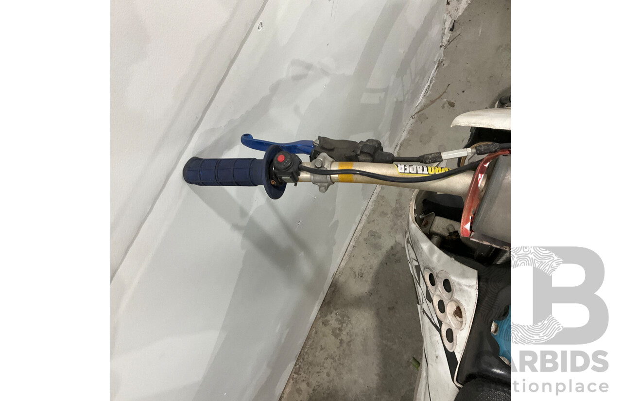 2009 Kawasaki KX450 Dirt Bike