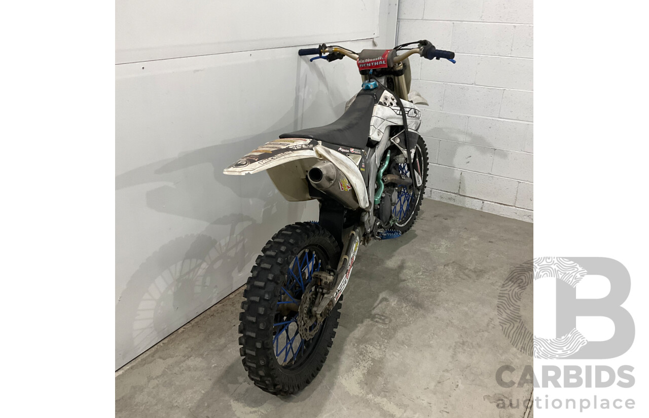 2009 Kawasaki KX450 Dirt Bike