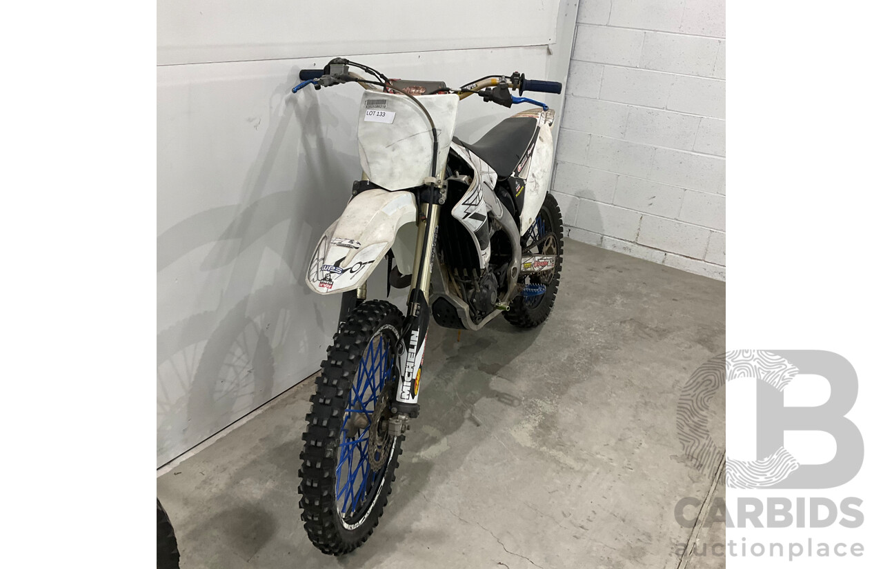 2009 Kawasaki KX450 Dirt Bike