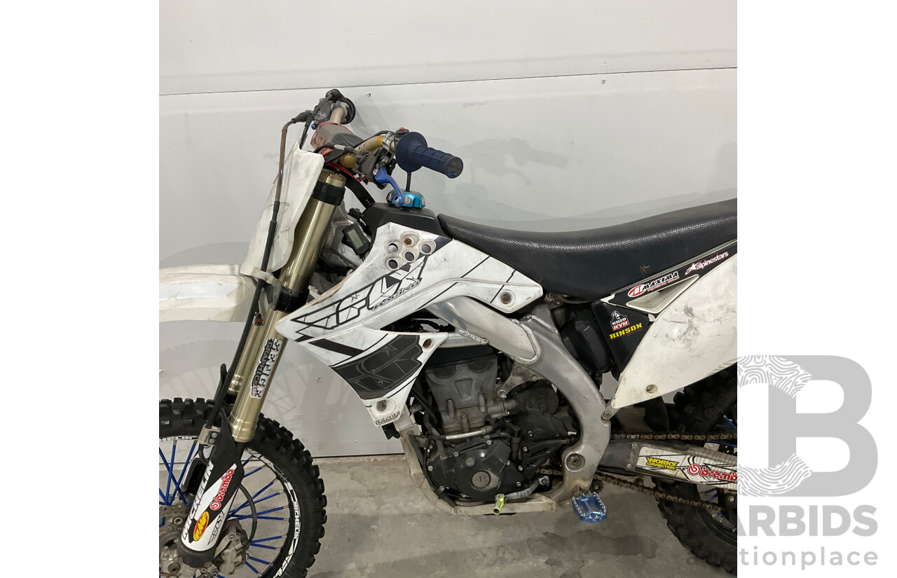 2009 Kawasaki KX450 Dirt Bike