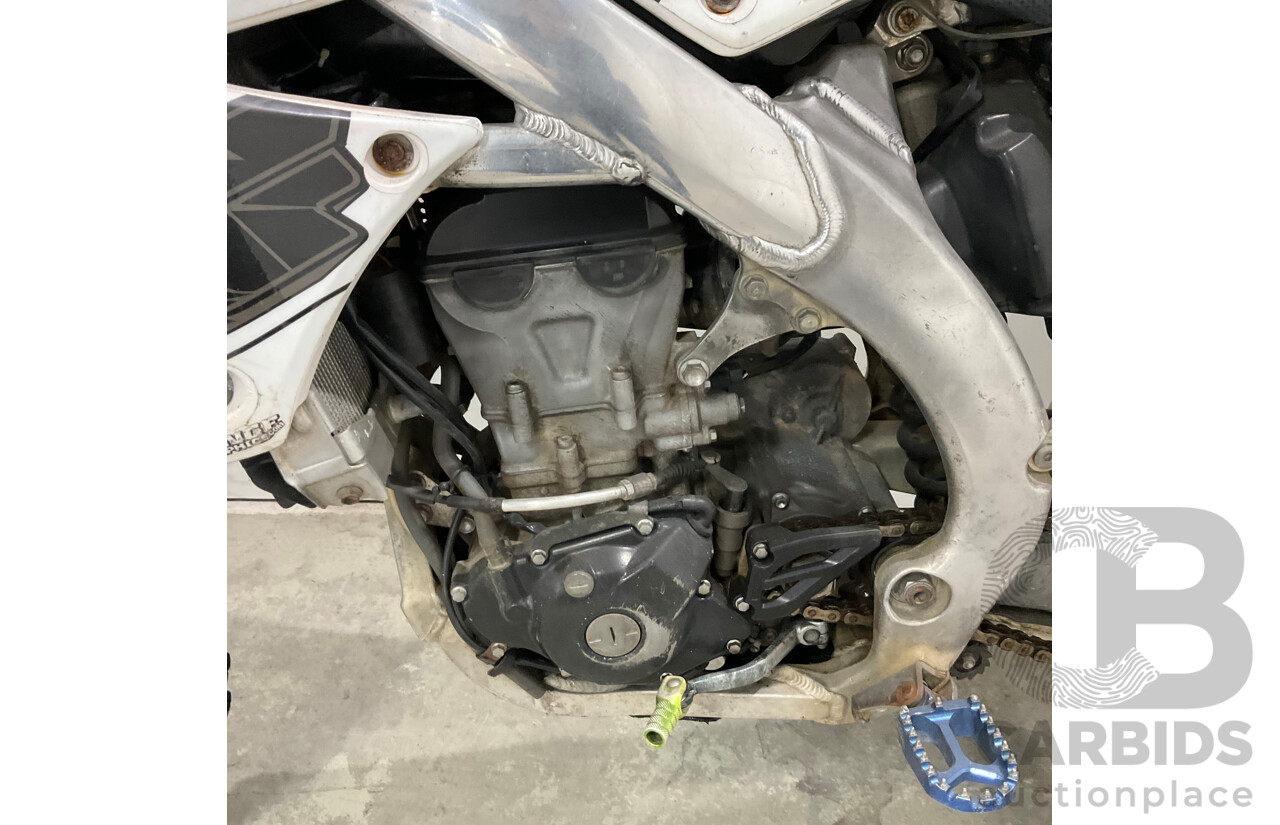 2009 Kawasaki KX450 Dirt Bike