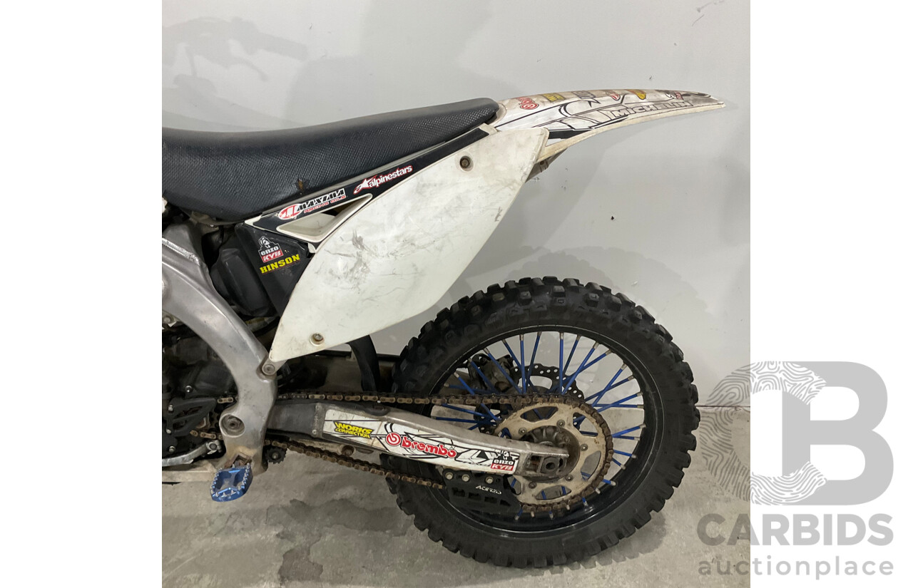 2009 Kawasaki KX450 Dirt Bike