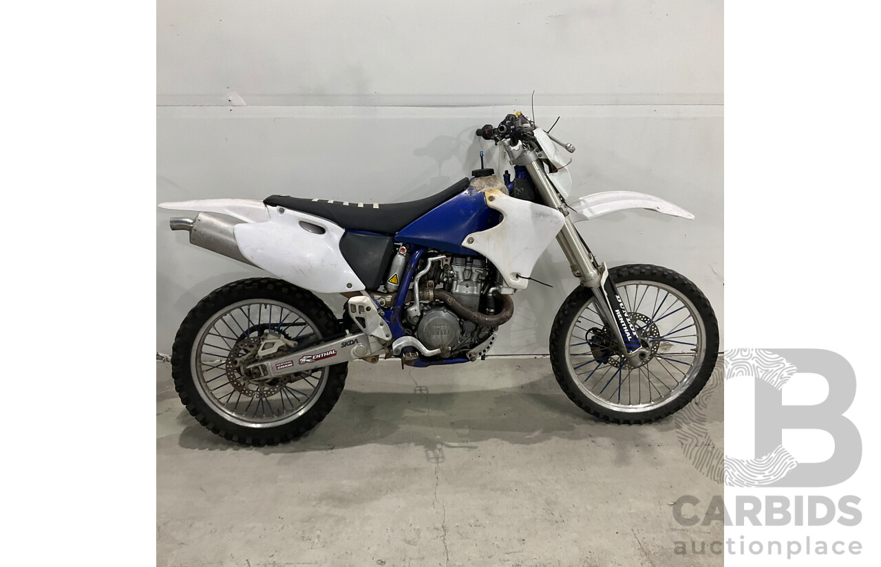 2000 Yamaha YZ400F Dirt Bike