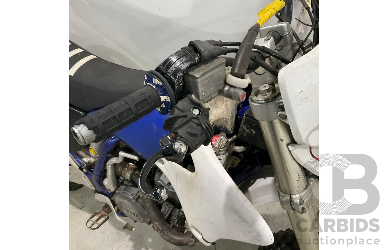 2000 Yamaha YZ400F Dirt Bike
