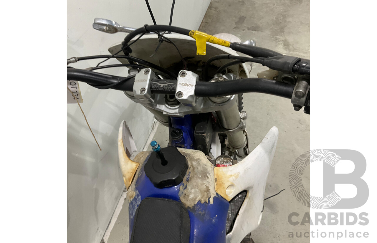 2000 Yamaha YZ400F Dirt Bike