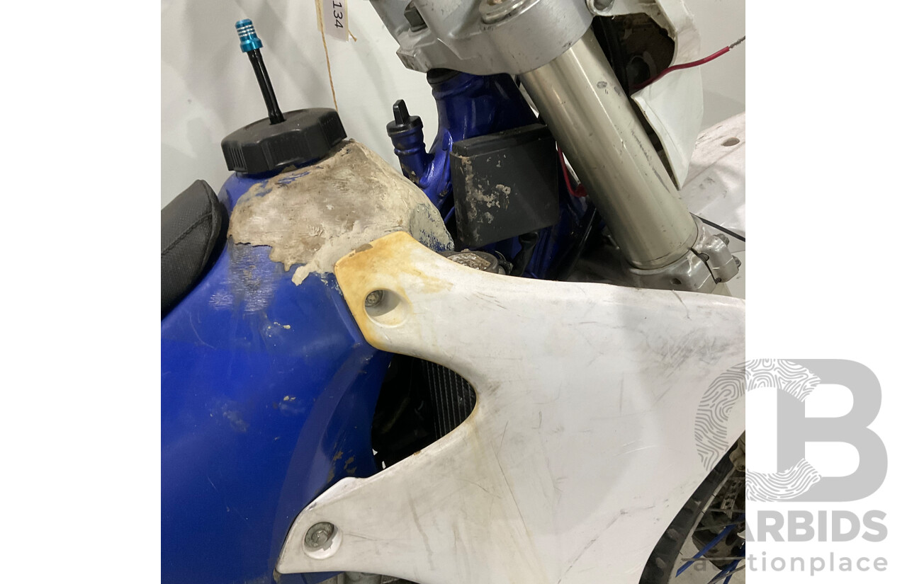 2000 Yamaha YZ400F Dirt Bike