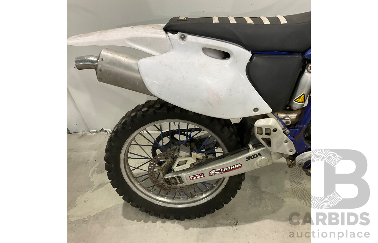 2000 Yamaha YZ400F Dirt Bike