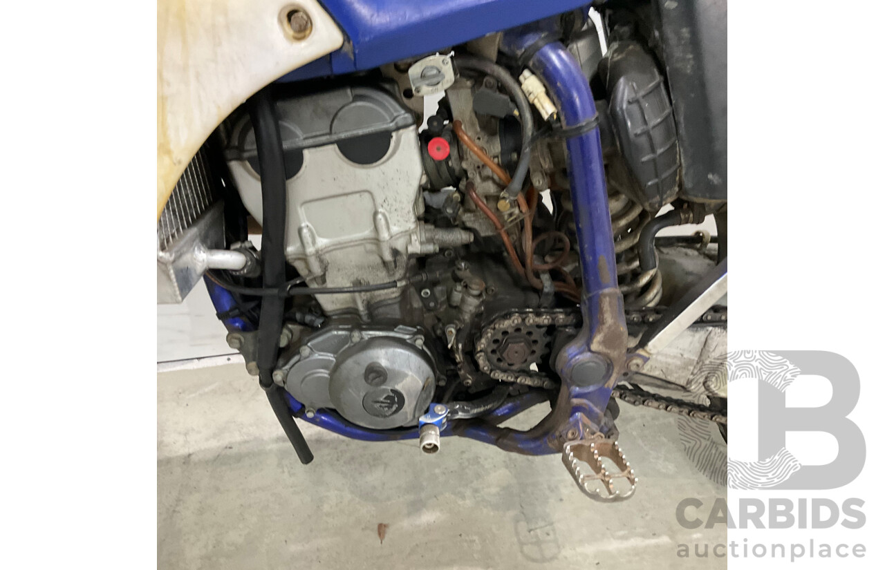 2000 Yamaha YZ400F Dirt Bike
