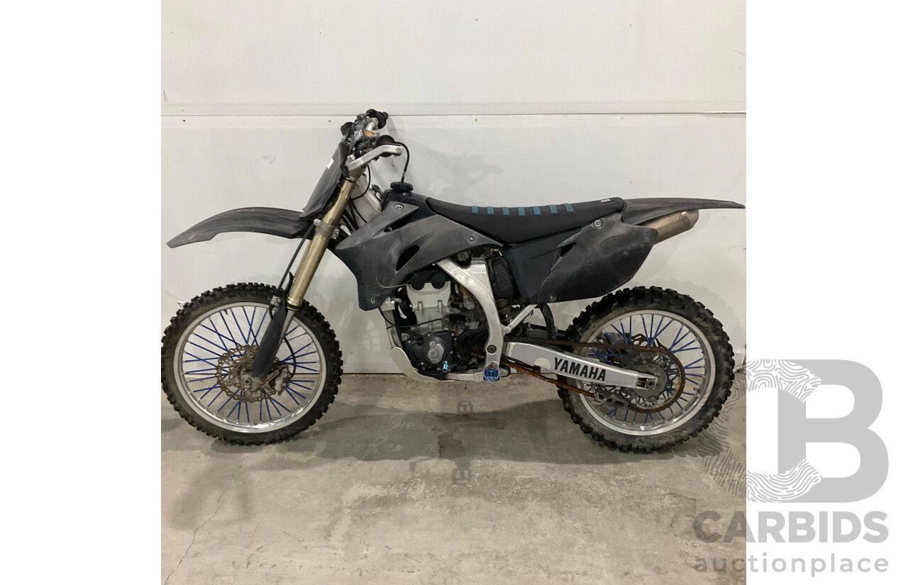 2009 Yamaha YZ450F Dirt Bike