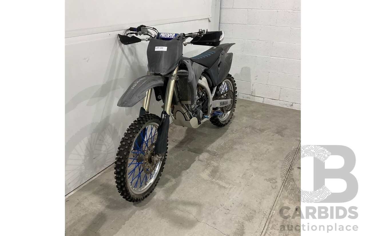 2009 Yamaha YZ450F Dirt Bike