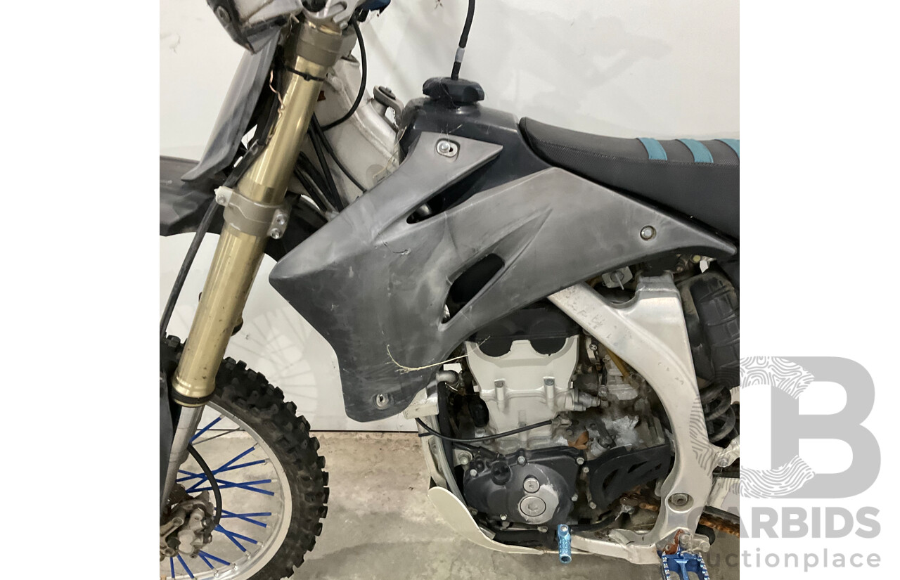 2009 Yamaha YZ450F Dirt Bike