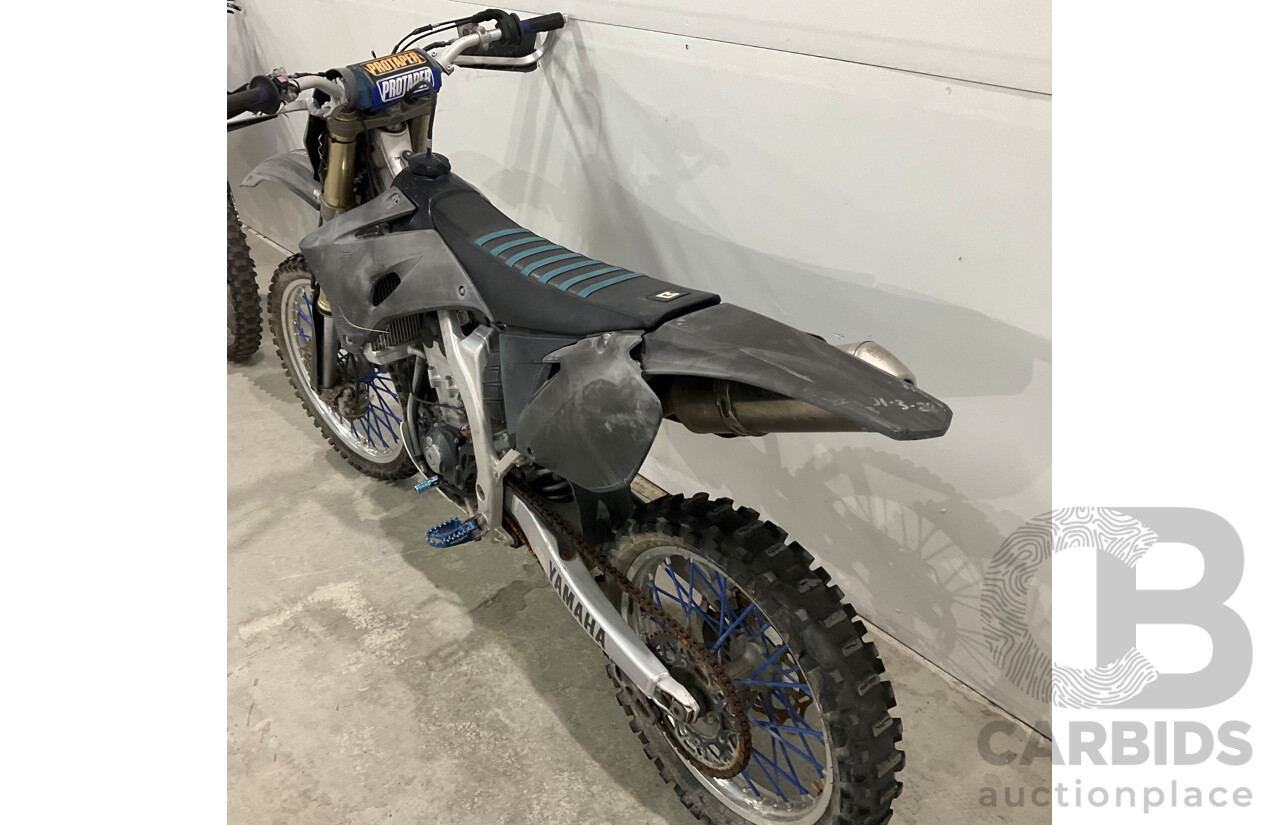 2009 Yamaha YZ450F Dirt Bike