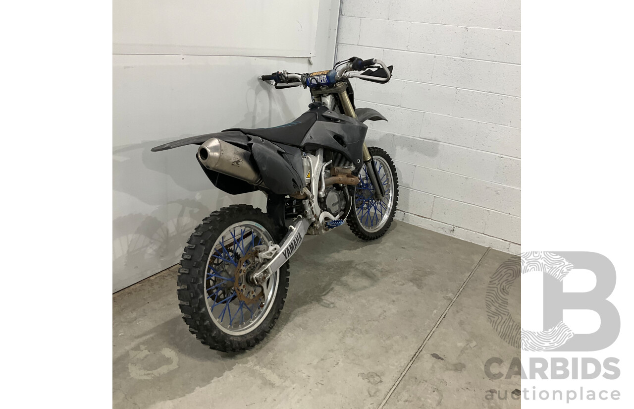 2009 Yamaha YZ450F Dirt Bike