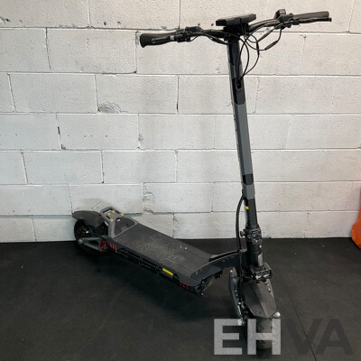 VELOZ GT Electric Scooter