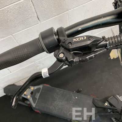 VELOZ GT Electric Scooter