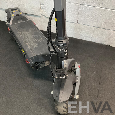 VELOZ GT Electric Scooter