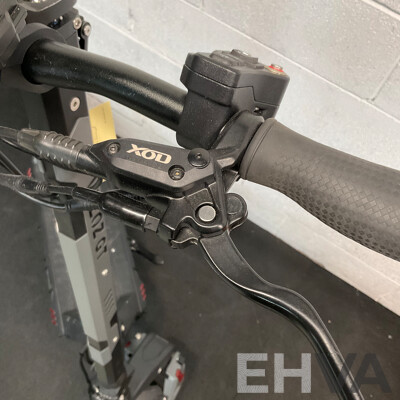VELOZ GT Electric Scooter