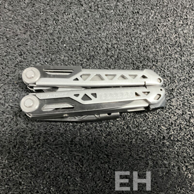 Bosch GWS- 18V-15P Cordless Angle Grinder with Assorted Accessories