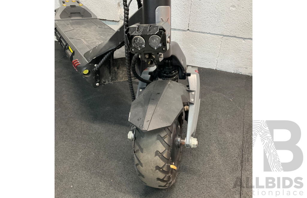 VELOZ GT Electric Scooter