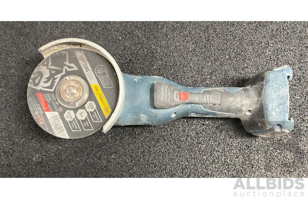 Bosch GWS- 18V-15P Cordless Angle Grinder with Assorted Accessories