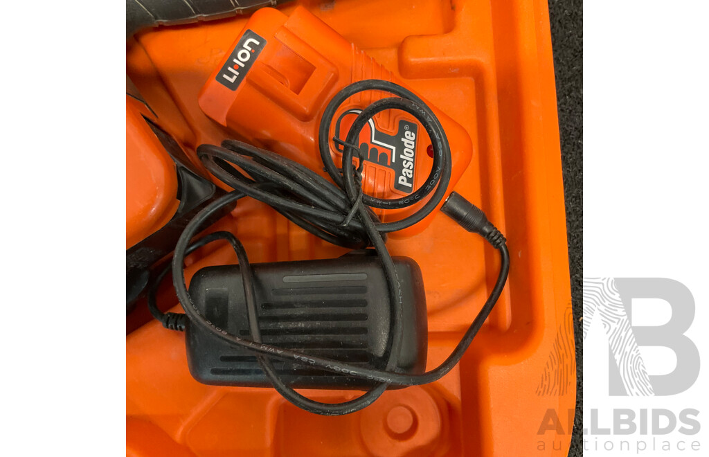 PASSLODE 30 Degree Framing Nailer with Two Batteries and Battery Charger