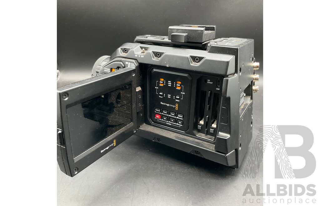 BLACKMAGIC URSA Mini Pro 4K Professional Broadcast and Cinema Camera