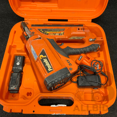 PASSLODE 30 Degree Framing Nailer with Two Batteries and Battery Charger