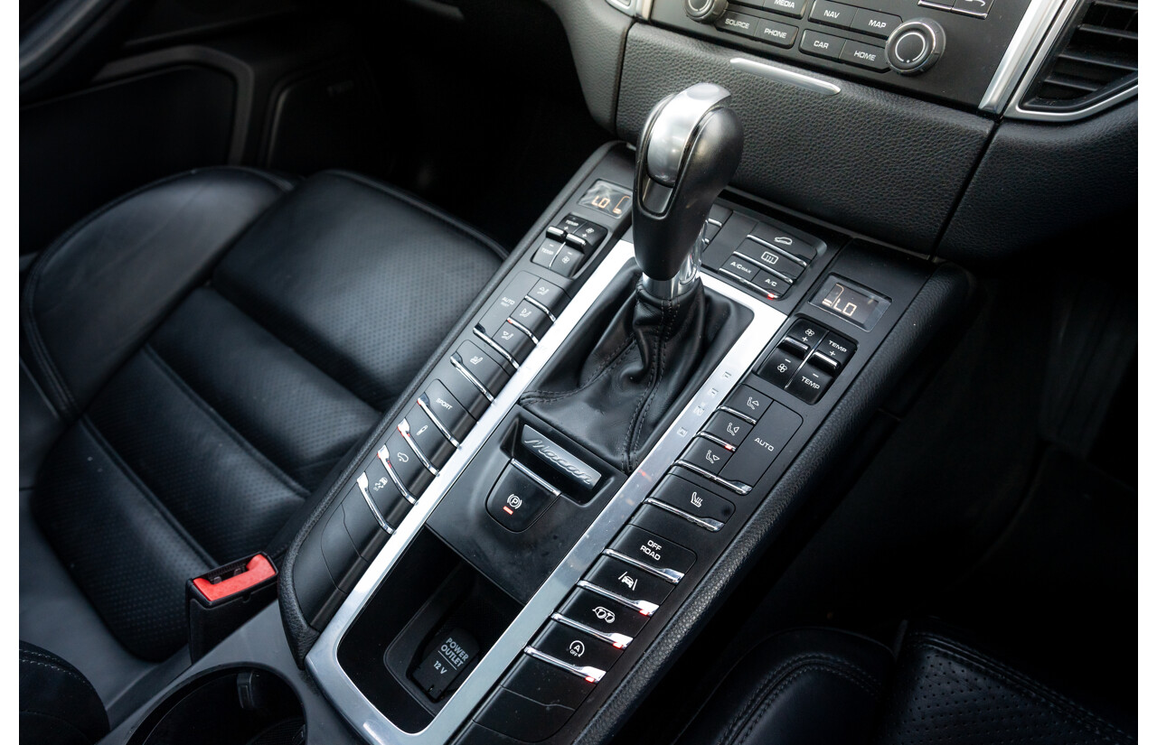 1/2018 Porsche Macan Turbo (AWD) 95B MY18 4D Wagon Agate Grey Metallic Twin Turbo V6 3.6L